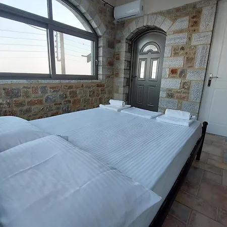 Golden Sunrise Apartment Gythio Exterior photo